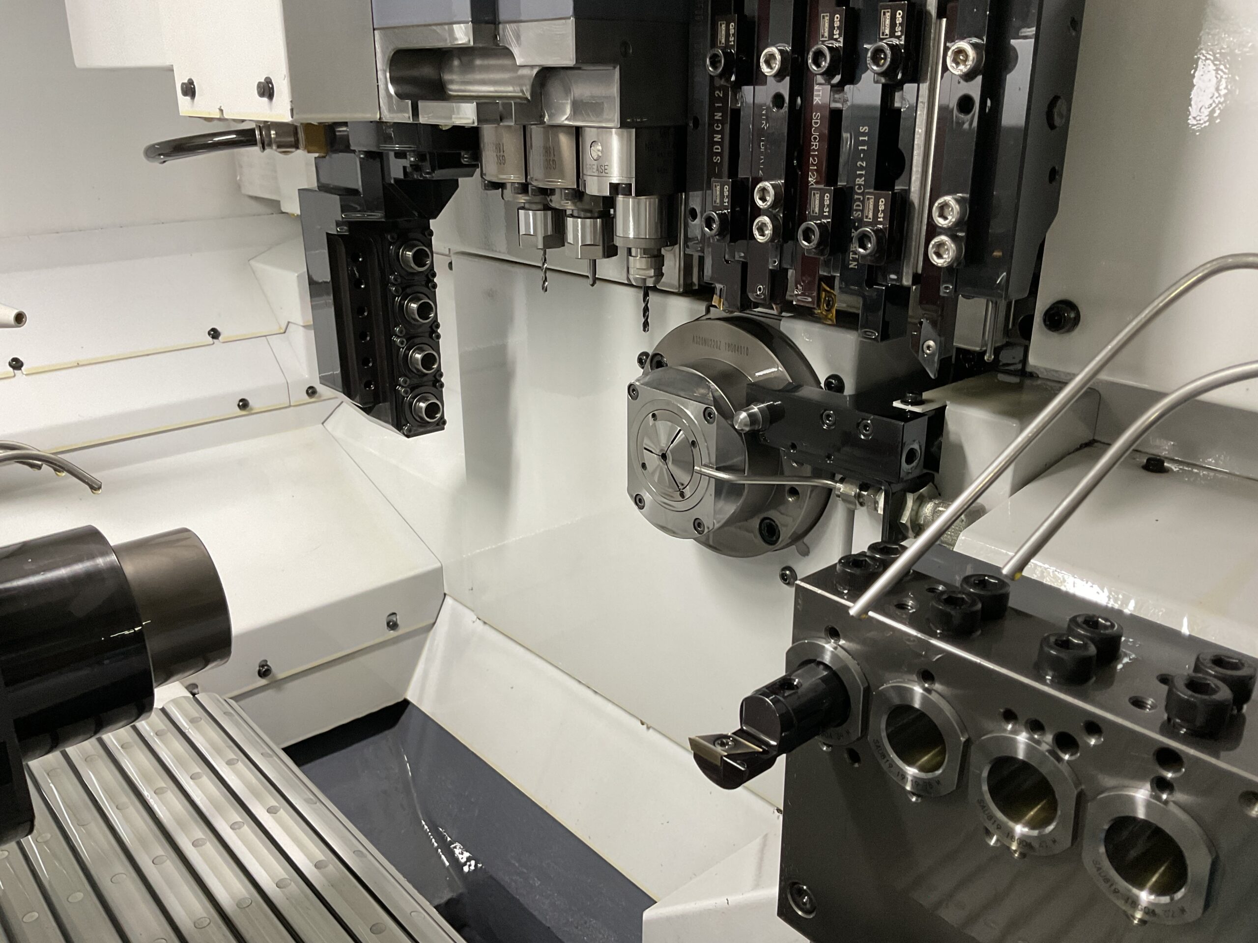 【アルミ合金(A6061) φ3×6.4mm貫通ドリル加工】CNC自動旋盤×増速スピンドル